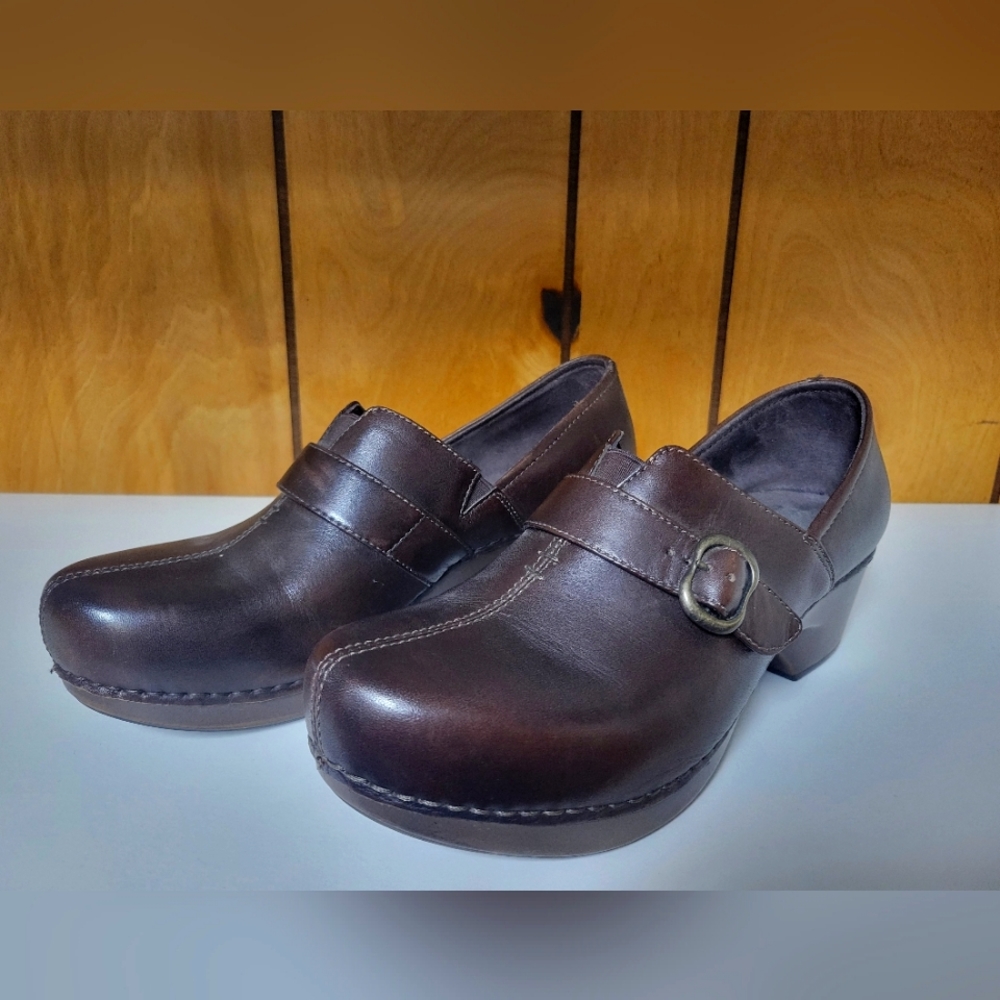 Dansko Tamara brown leather clogs 40